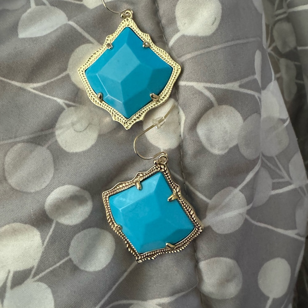 Kendra Scott blue agate earrings barely worn with gold accents